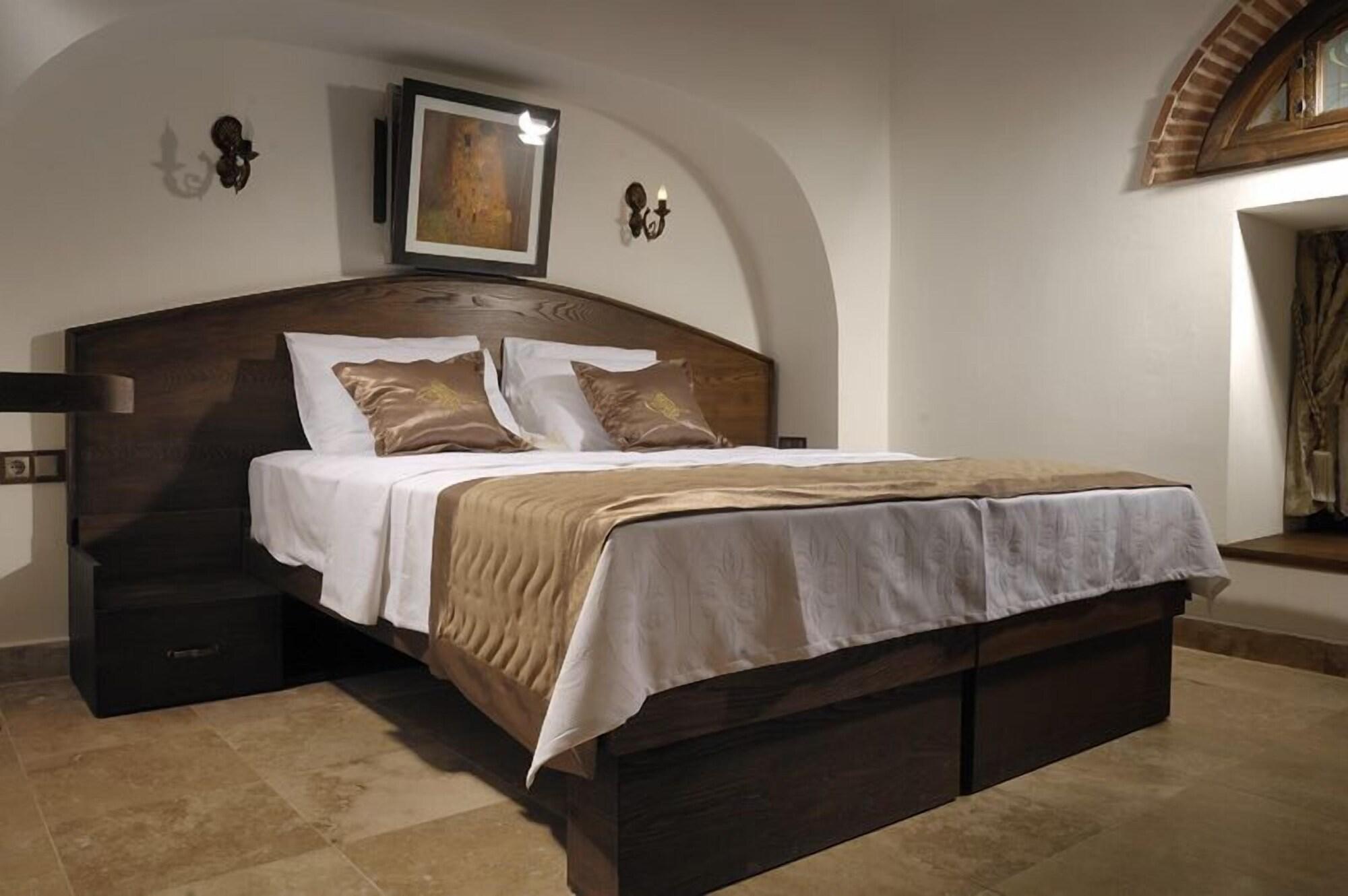 Cesme Kanuni Kervansaray Historical Hotel Екстер'єр фото