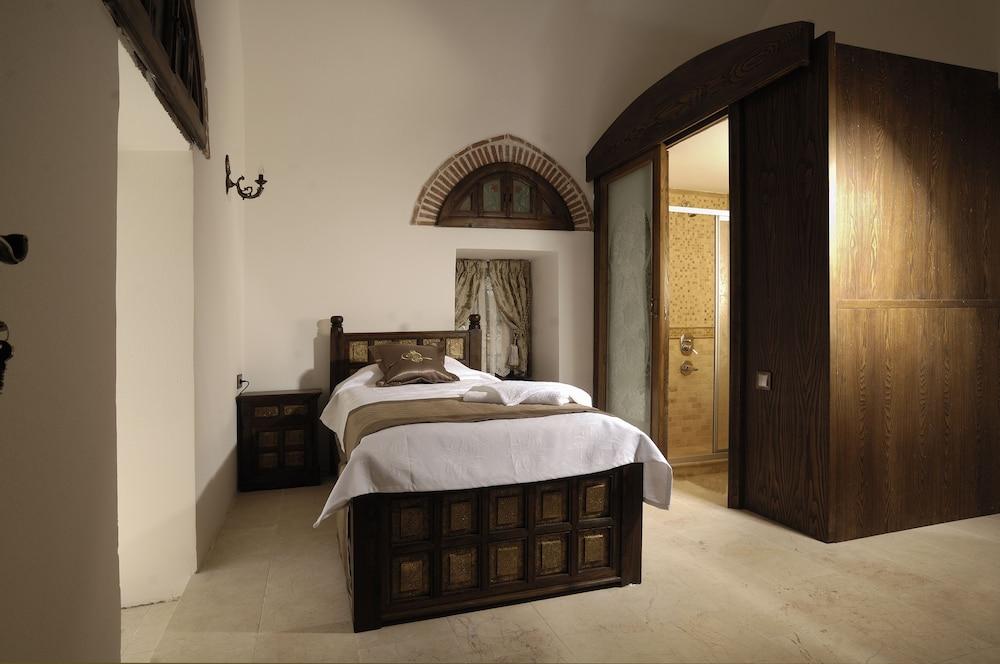 Cesme Kanuni Kervansaray Historical Hotel Екстер'єр фото
