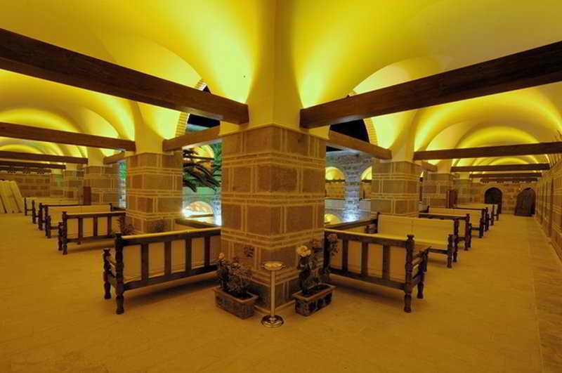 Cesme Kanuni Kervansaray Historical Hotel Екстер'єр фото